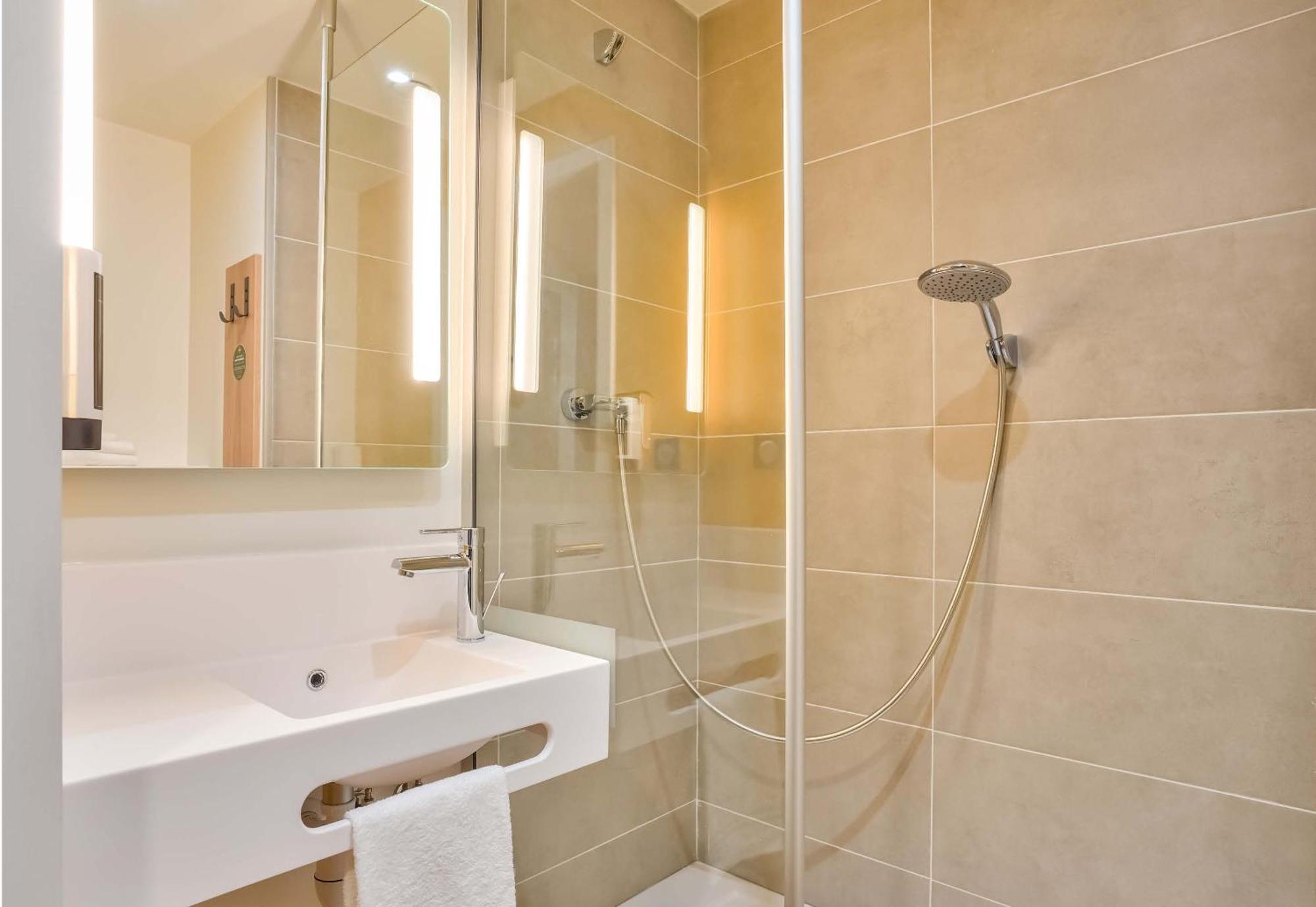 B&B Hotel Paris Porte D'Orleans Montrouge Exterior photo